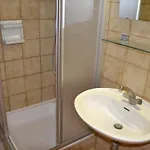 Mladinski Dom -