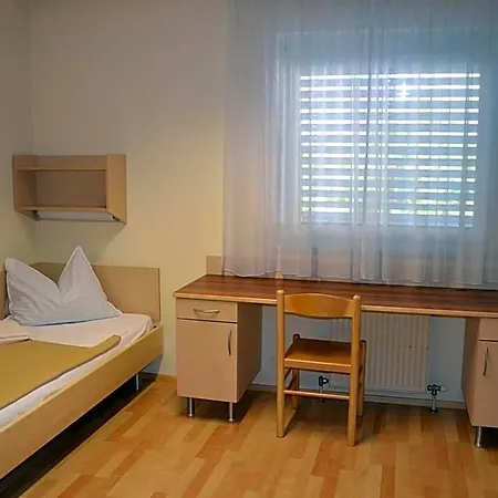 Mladinski Dom -